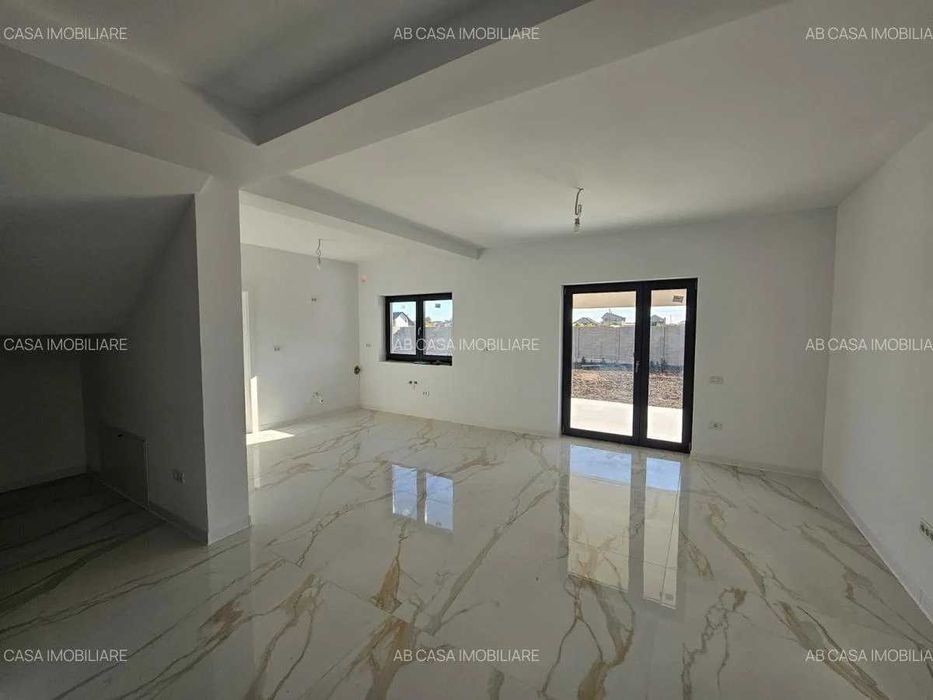 Duplex nou, P+E, despărtit prin cam tehnică, Moșnița Veche, comision 0