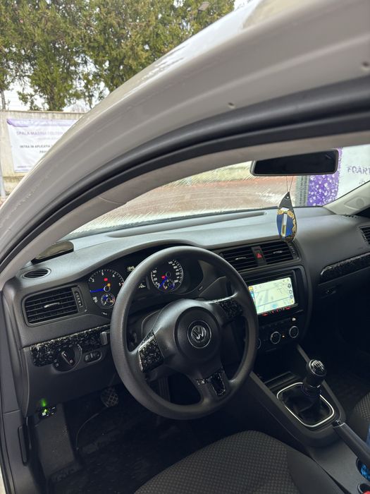 Volkswagen Jetta 1.6 TDI 105 cp