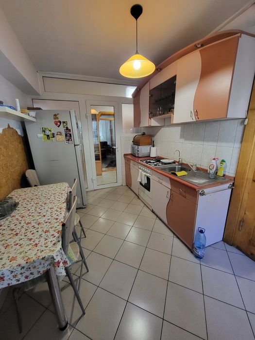 Apartament cu 3 camere