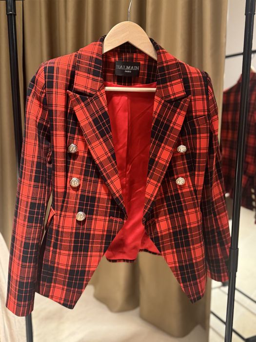 Стилно дамско сако