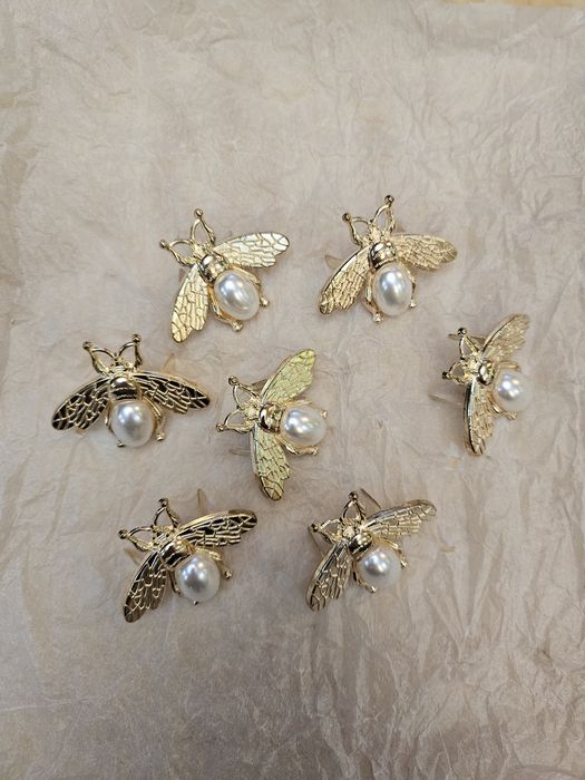 Бюжетерия для одежды и обуви