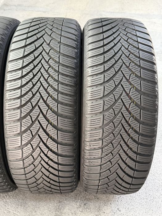 205/60/16 Semperit 4Броя: 170€ 6.5мм