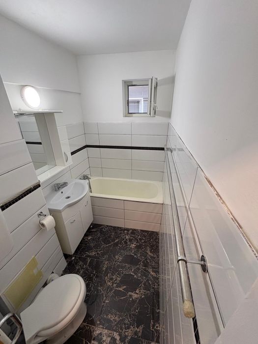 Vând apartament 2 camere, zona Bulevardul Timișoara-Romancierilor