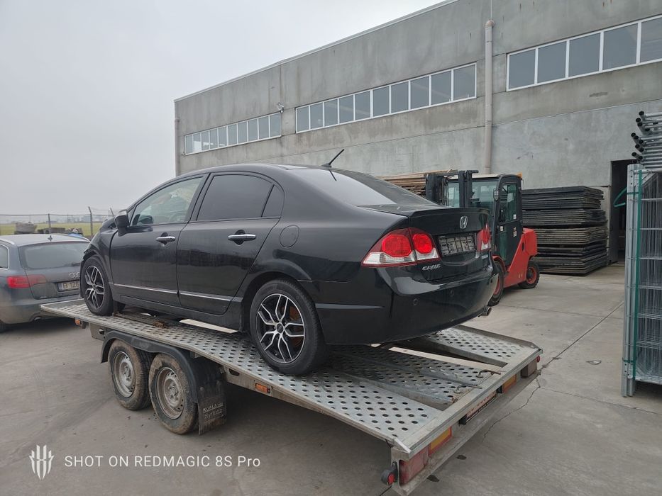 Dezmembrez Honda Civic Hybrid și 1.8 Benzina