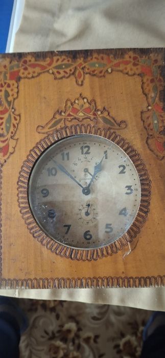 Месингови чанове и часовник