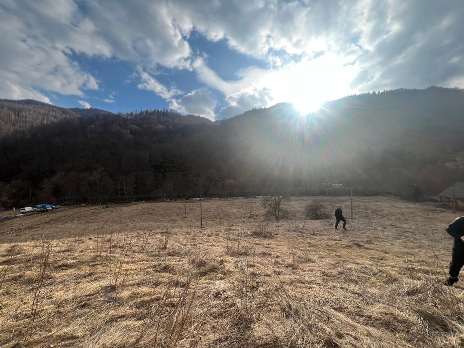 Teren generos de vanzarea - ( Marisel - Ruseşti )