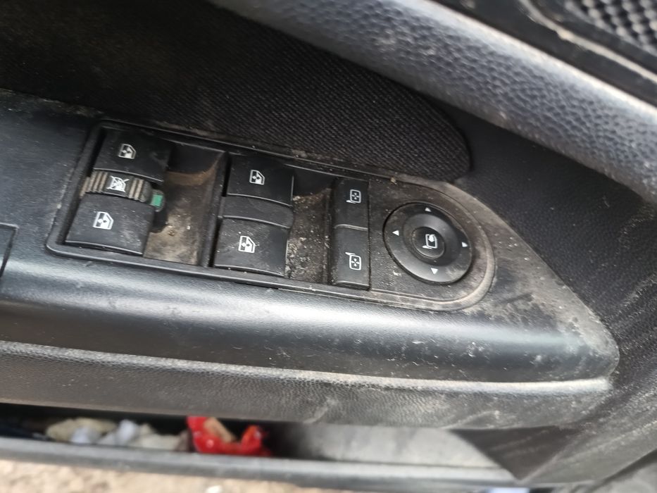 Опел Зафира Б(1.9/120)НА ЧАСТИ