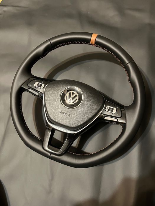 Vând volan Passat B8 retapițat