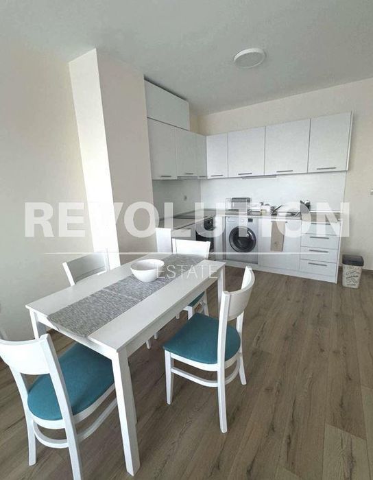 Дава се под наем Двустаен апартамент в Варна, Аспарухово - 65 кв.м за 700 € - Снимка #1