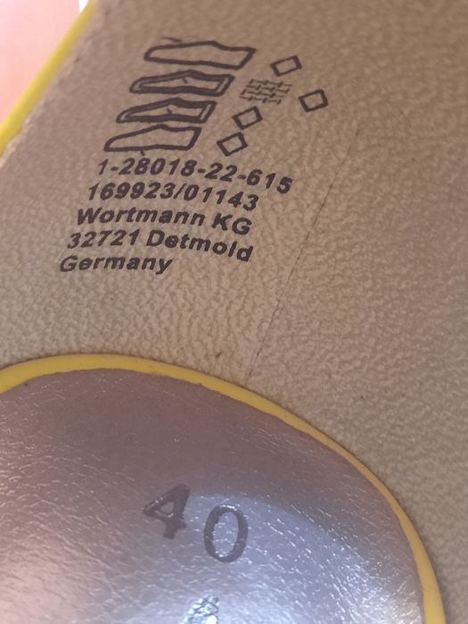 Отдам недорого обувь