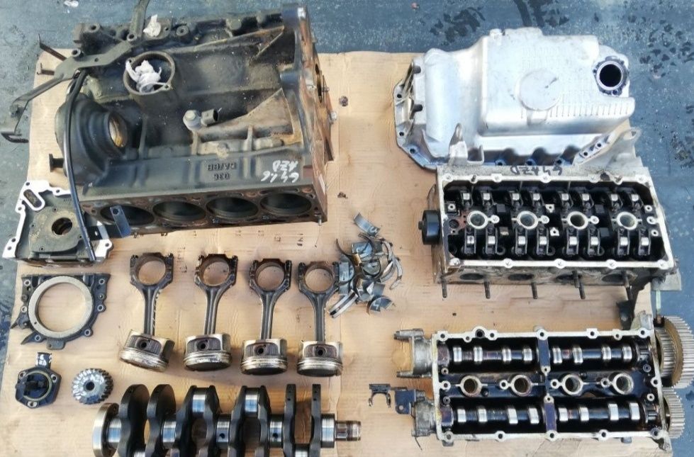 Piston cu biela vw golf 4 1.6i azd benzina  LA7W