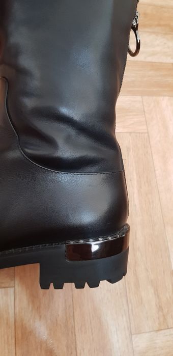 Продам Женские сапоги