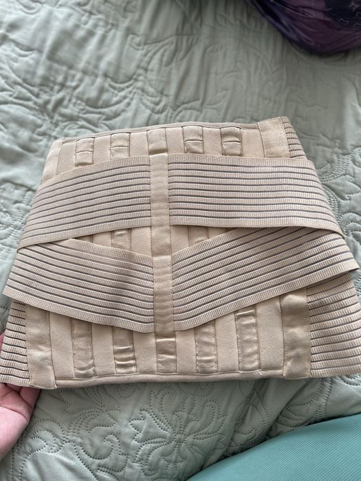 Корсет жесткий!!!