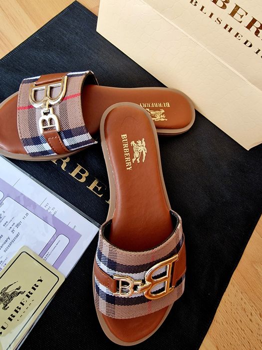 Papuci Burbbery,model nou,diverse mărimi