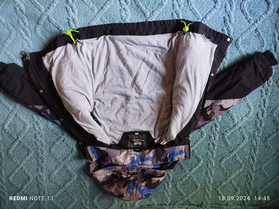 Продам куртку на осень весну