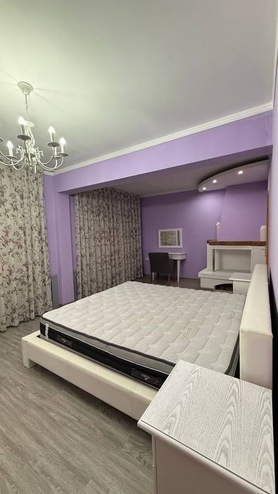 Продается просторная 4 х комнатная 187 м2 ул Ойбек Шох мед центр