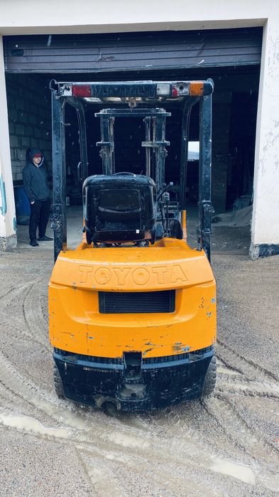 Продам вилочный погрузчик Кара