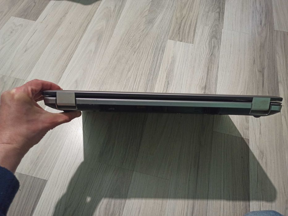 Продавам лаптоп HP Pavilion dv7-4165dx 17.3-инчов - цял, за части.