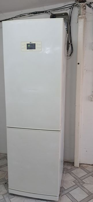 Продам холодильник Lg no frost 2 м.