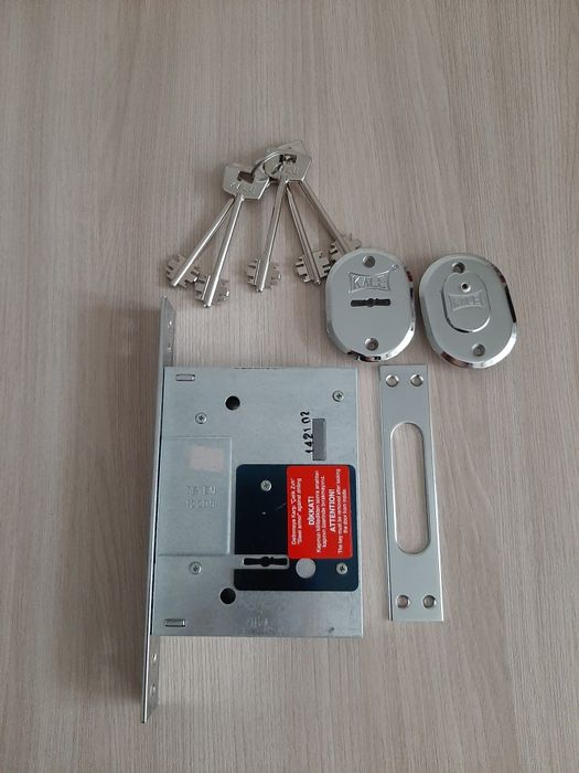 Замок врезной для входной двери. Турция