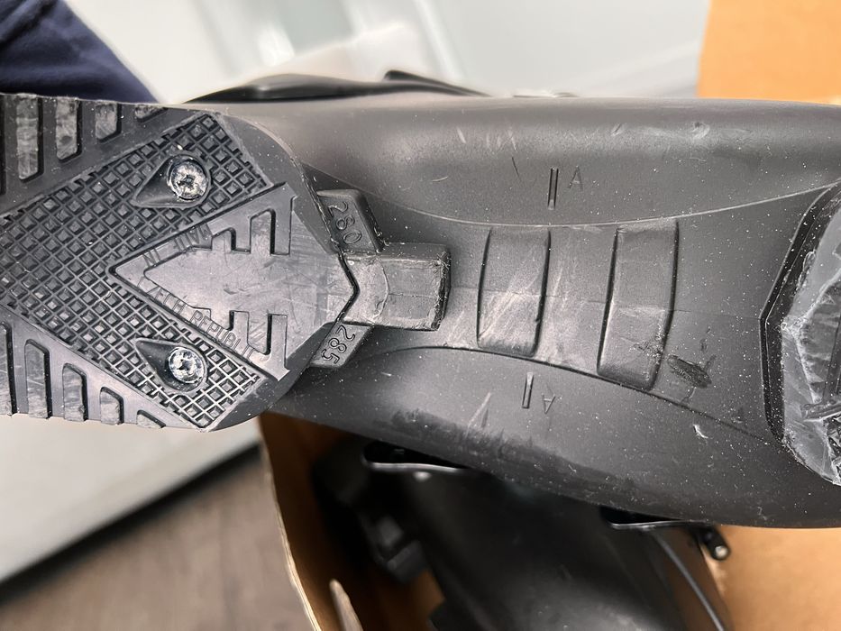 Clăpari, schiuri Head