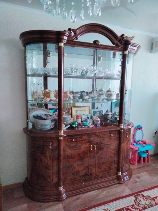 Продам стенку  очень красивая