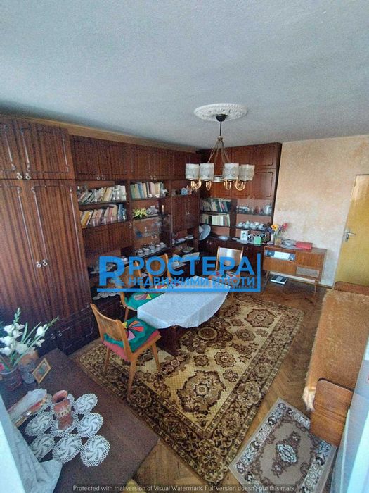 Район Пазара!!! Четиристаен Тухлен Апартамент!!! Етаж Трети!!!