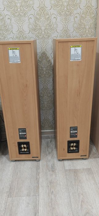 Фронтальные колонки  JBL E60