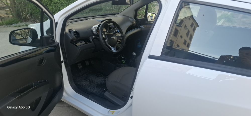 Spark 2020yil yurgani 50600km benzinda. kiraska toza.