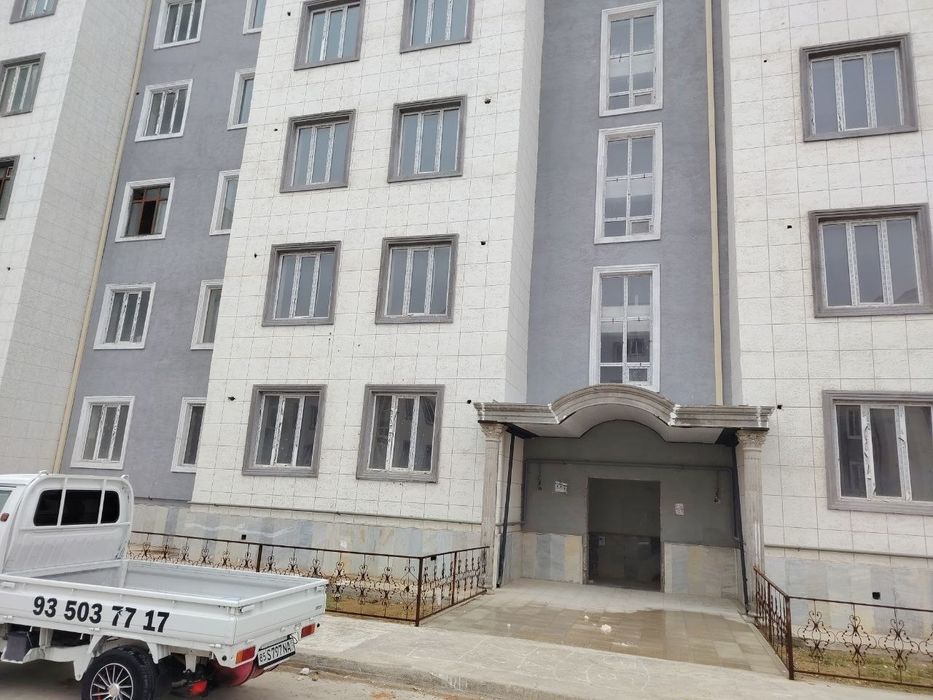 3 хонали квартира сотилади. Яшаш майдони 102м²..