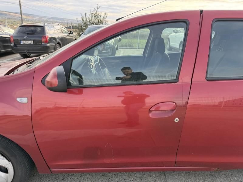 Portiera usa stanga fata Dacia Logan 2 Berlina culoare rosie