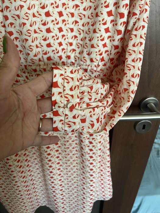 Рокля с мотиви H&M с дълъг ръкав