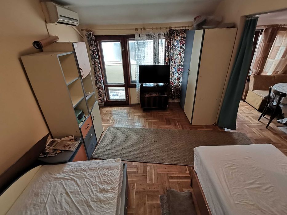 Дава се под наем Едностаен апартамент в Бургас, Възраждане - 35 кв.м за 204 € - Снимка #2