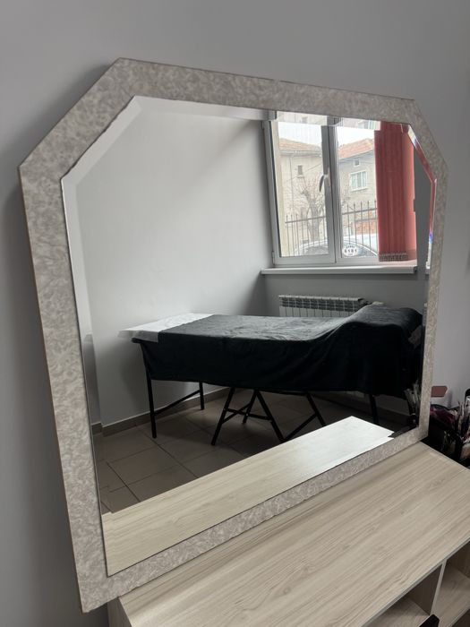 Стено огледало.