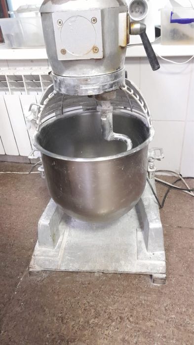 Продам тестомес производственный