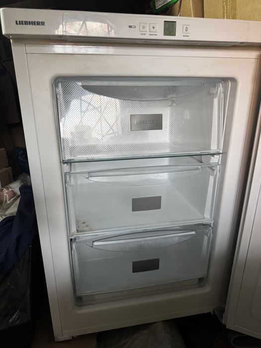 Продается срочно Liebherr Gbe 1213 морозильник в хорошем состоянии