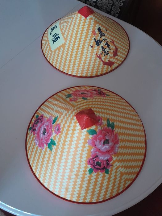 Соломенные шляпы ( вьетнамски )