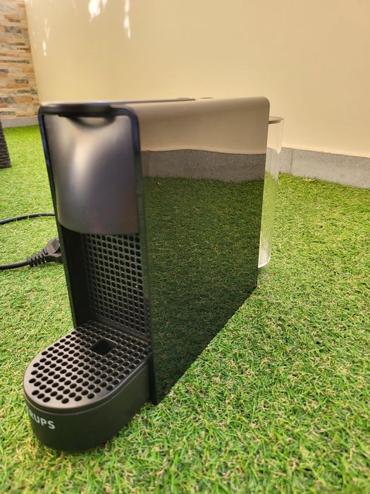Кафемашина с капсули Неспресо Krups Nespresso Essenza Mini