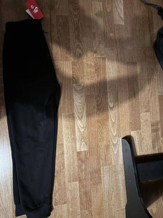 Pantaloni negri nike
