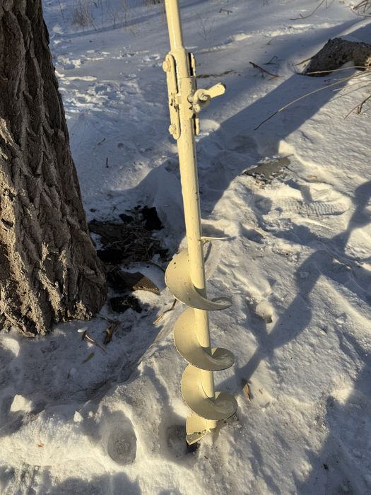 Продам ледобур для зимней рыбалки (СССР) в хорошем состоянии