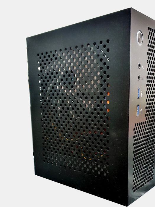 Мини компьютеры формата ITX 17*17cm на базе i5