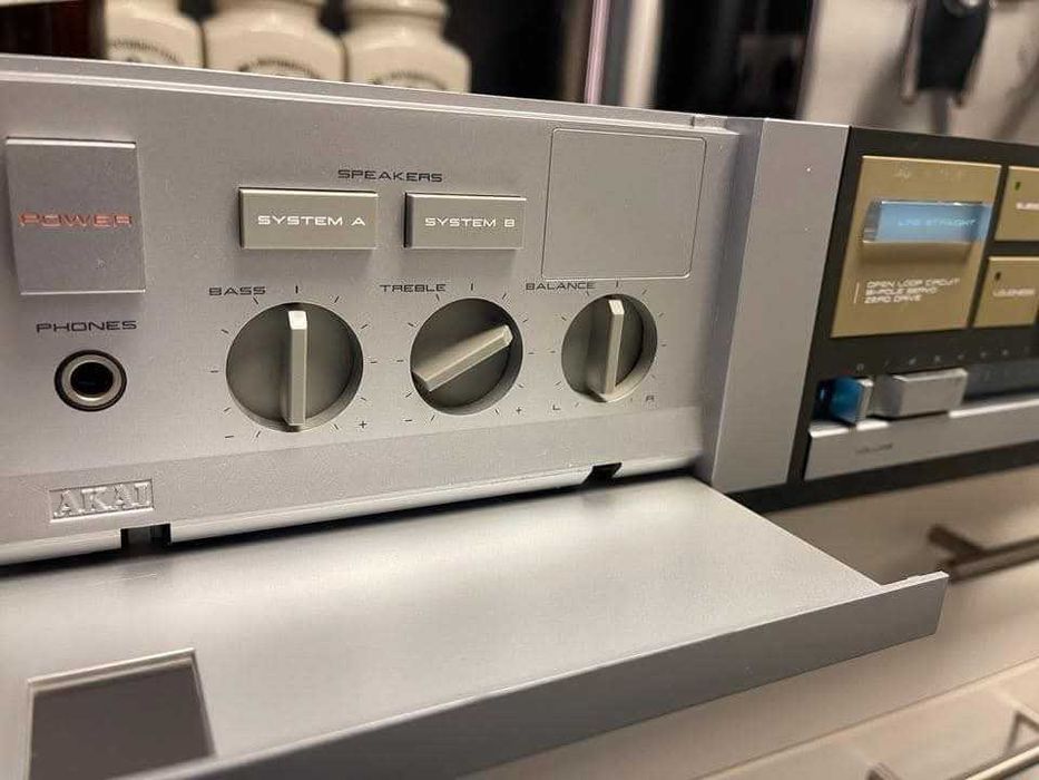 Стерео усилвател Akai AM-U5