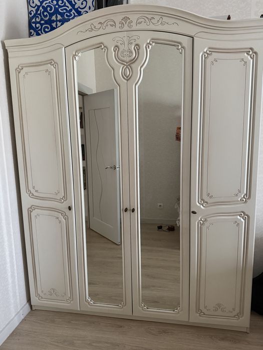 Шкаф в хорошем состаяний