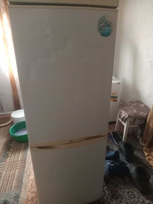 Продам холодильник