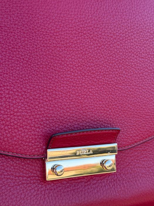 Чисто нова дамска чанта от естествена кожа Furla