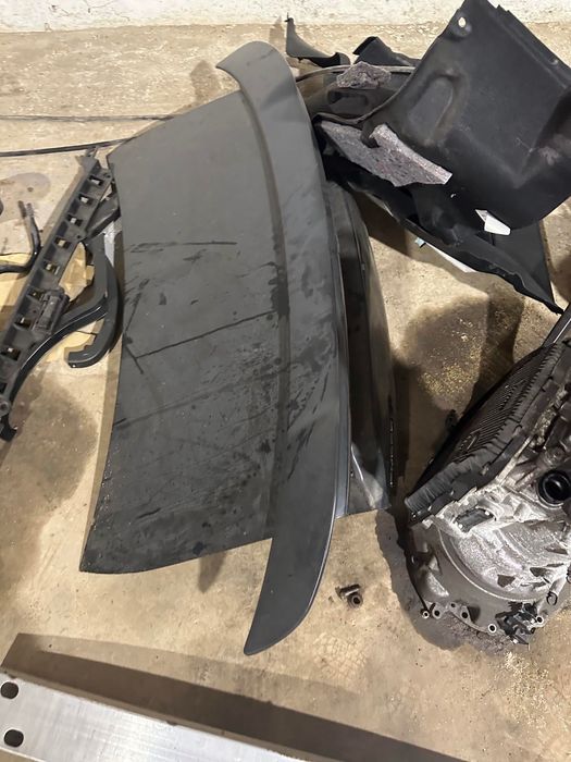 Dodge charger ляв панел/заден калник/ багажник със спойлер и престилка