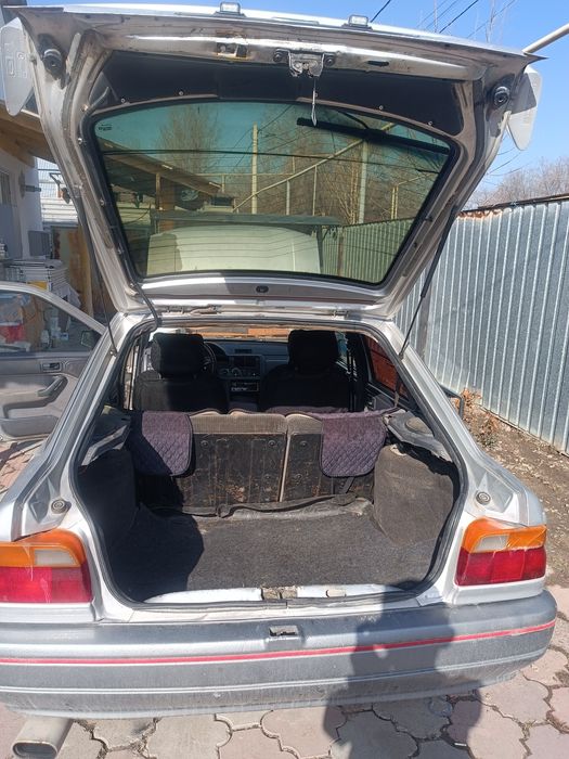 Автомобиль на ходу без вложений