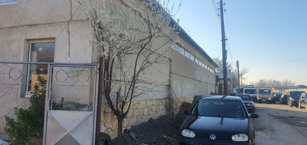 Продава се Промишлена сграда в Нови пазар - 2000 кв.м за 123 €/кв.м - Снимка #1