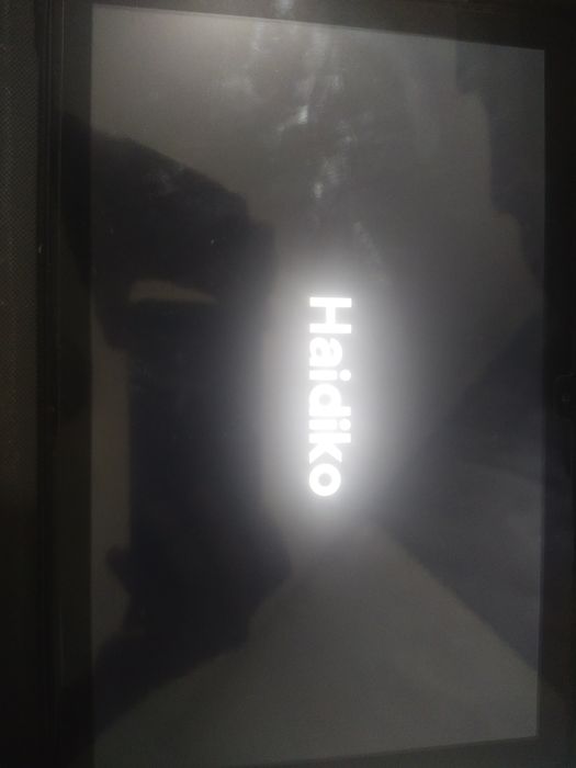 Планшет золотистый цвет