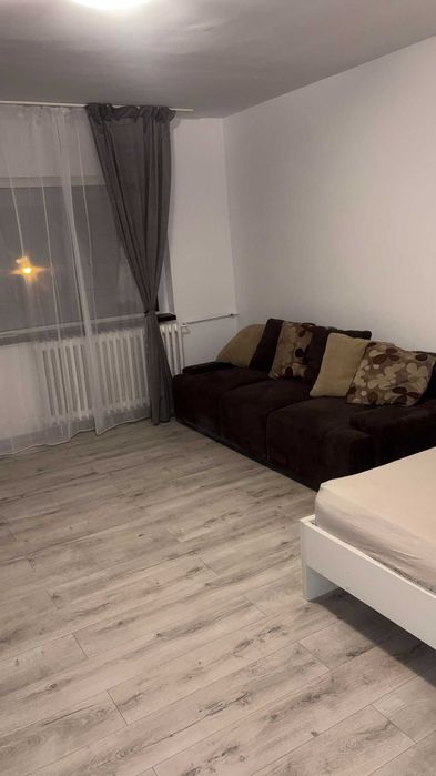 Proprietar Închiriez Garsonieră Zona Decebal